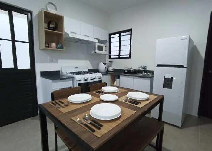 Casa En Privada Con Alberca, Excelente Para Vacaciones Y Descanso *